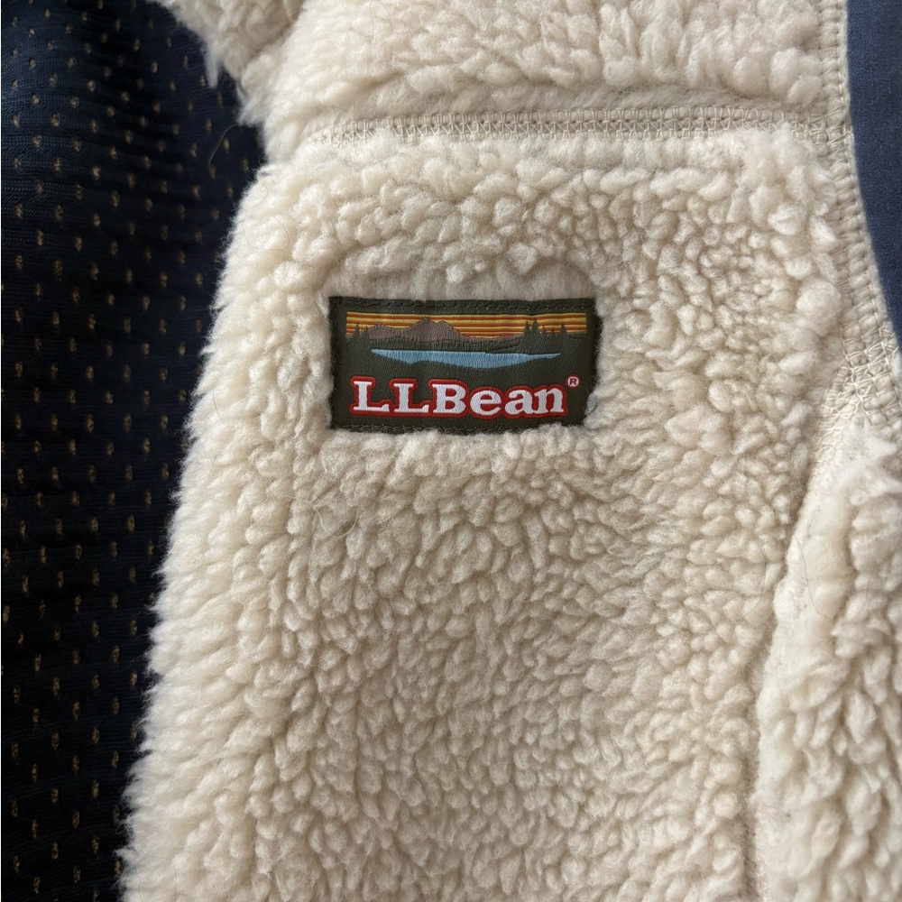 L. L. Bean Sherpa vest in great condition - Picture 6 of 6